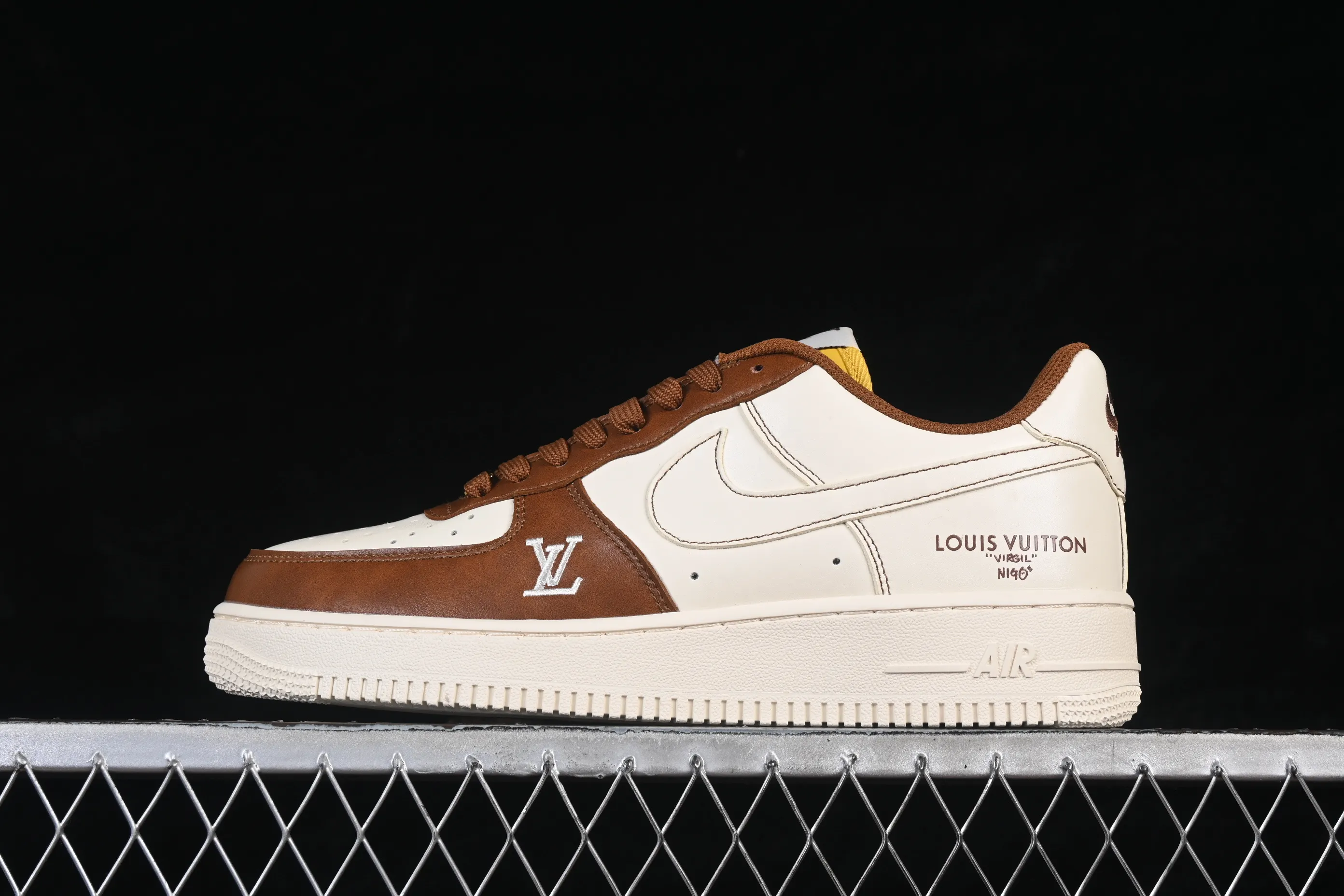 All categories Nk Air Force 1 Air Force series Nk Air Force 1 Low Air Force low top Nike Air Force 1'07 Low joint milk white coffee brown Air Force 1 low top casual sneakers IH1817-800